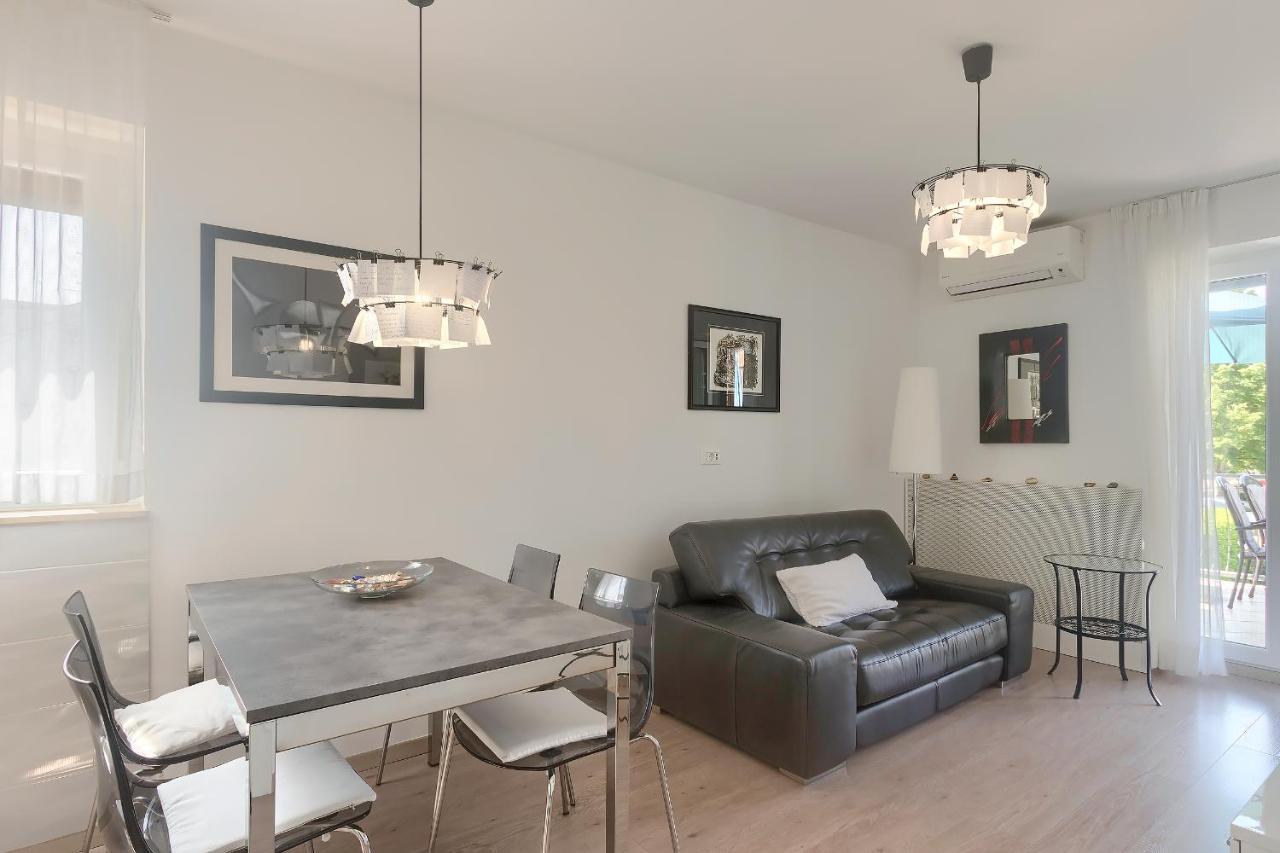 Apartments Palm View Ровинь Экстерьер фото
