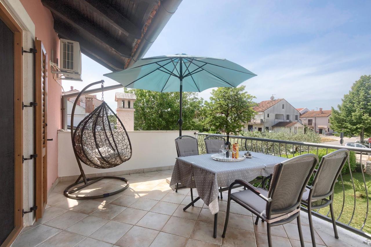Apartments Palm View Ровинь Экстерьер фото