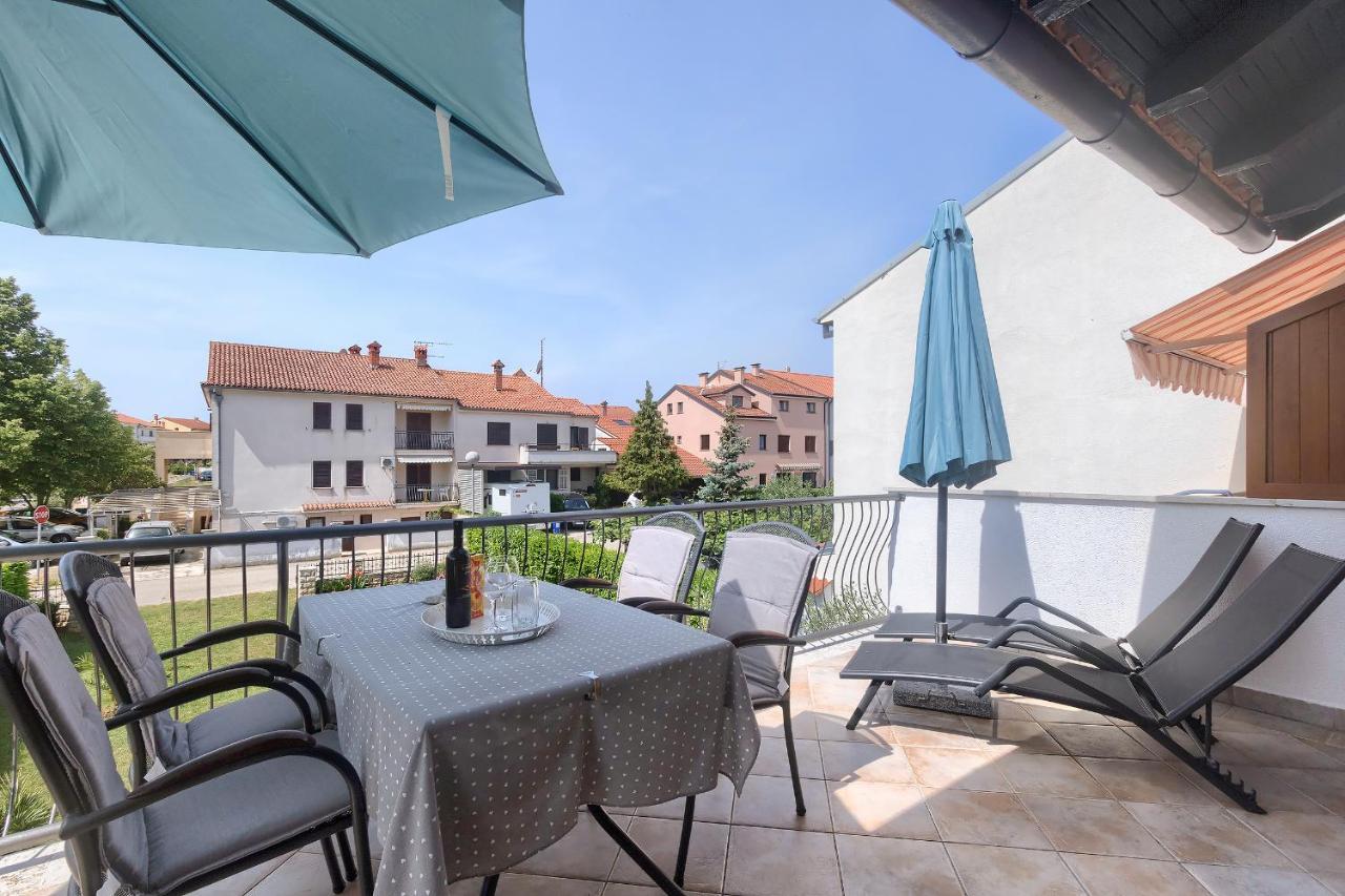 Apartments Palm View Ровинь Экстерьер фото