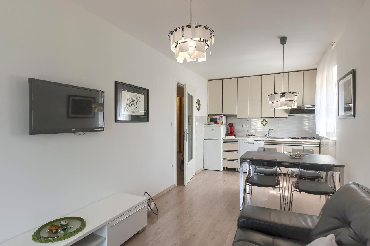 Apartments Palm View Ровинь Экстерьер фото