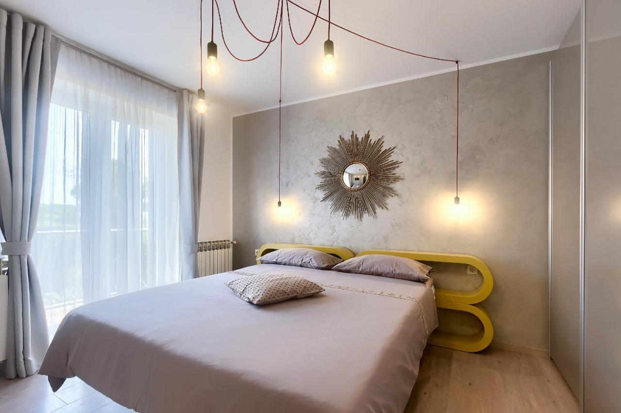 Apartments Palm View Ровинь Экстерьер фото