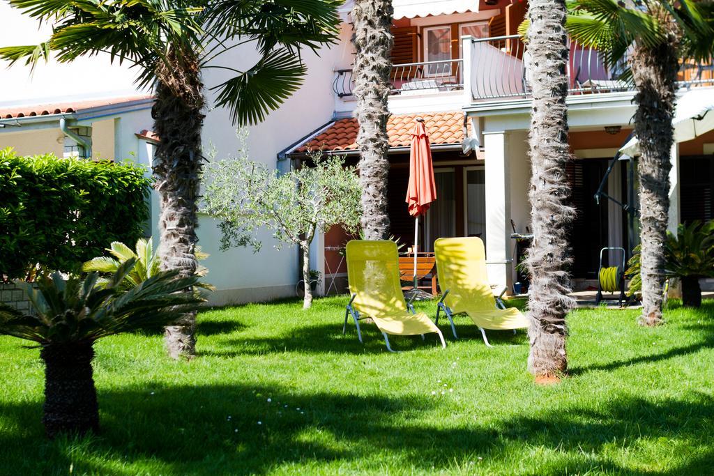 Apartments Palm View Ровинь Экстерьер фото