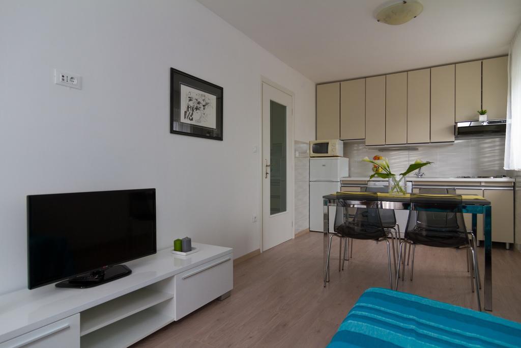 Apartments Palm View Ровинь Экстерьер фото