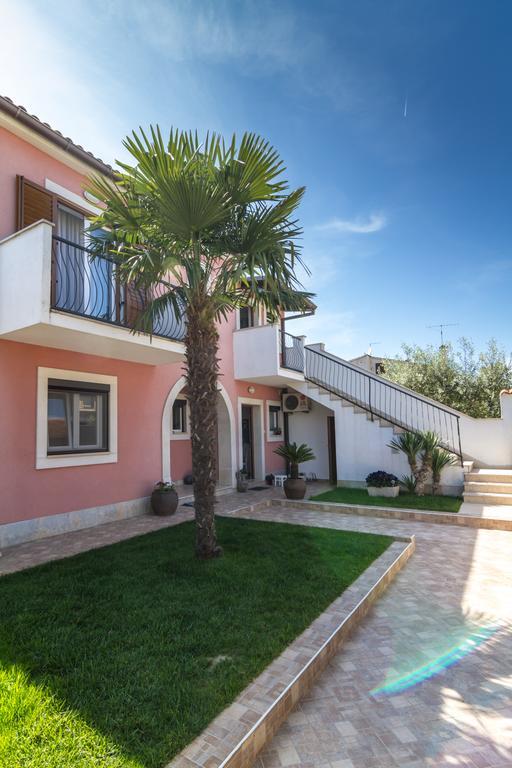 Apartments Palm View Ровинь Экстерьер фото